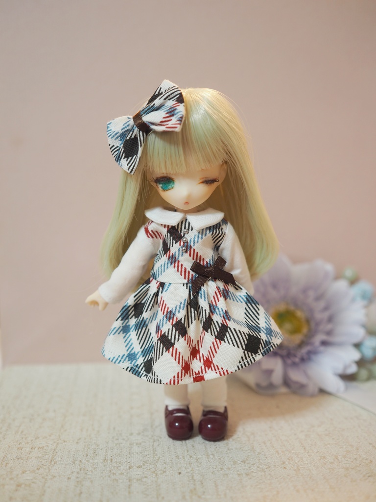 オビツ11用 文学チェックワンピースセット