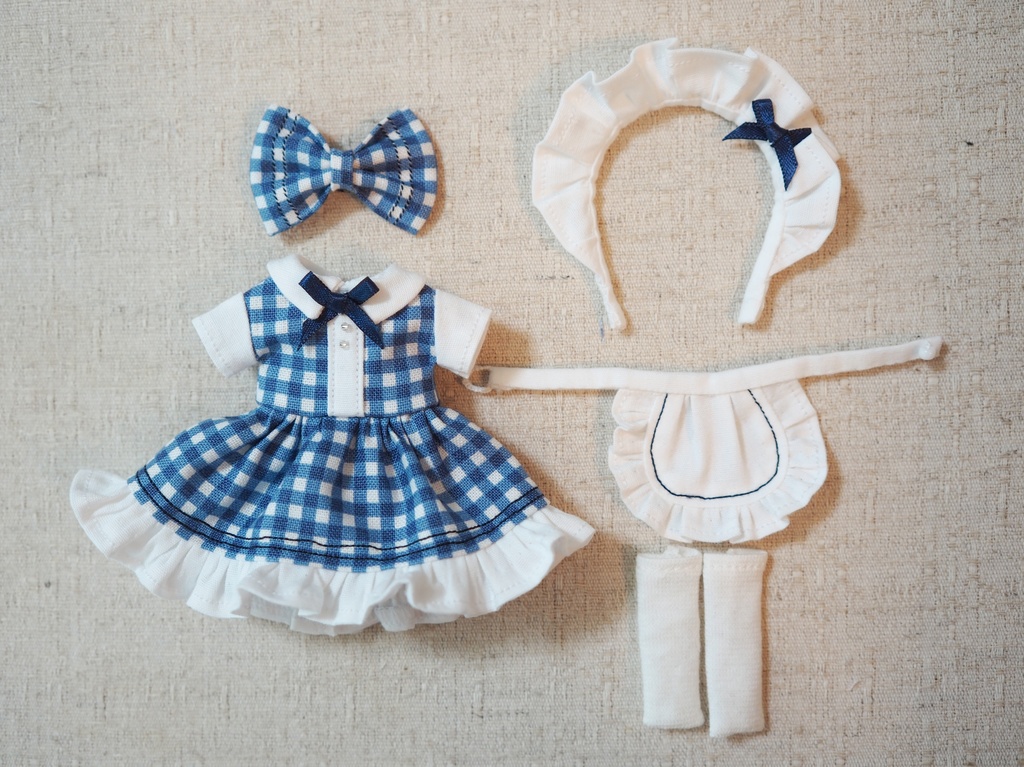 オビツ11用 カラフルメイドちゃんワンピースセット(ギンガム×ブルー)