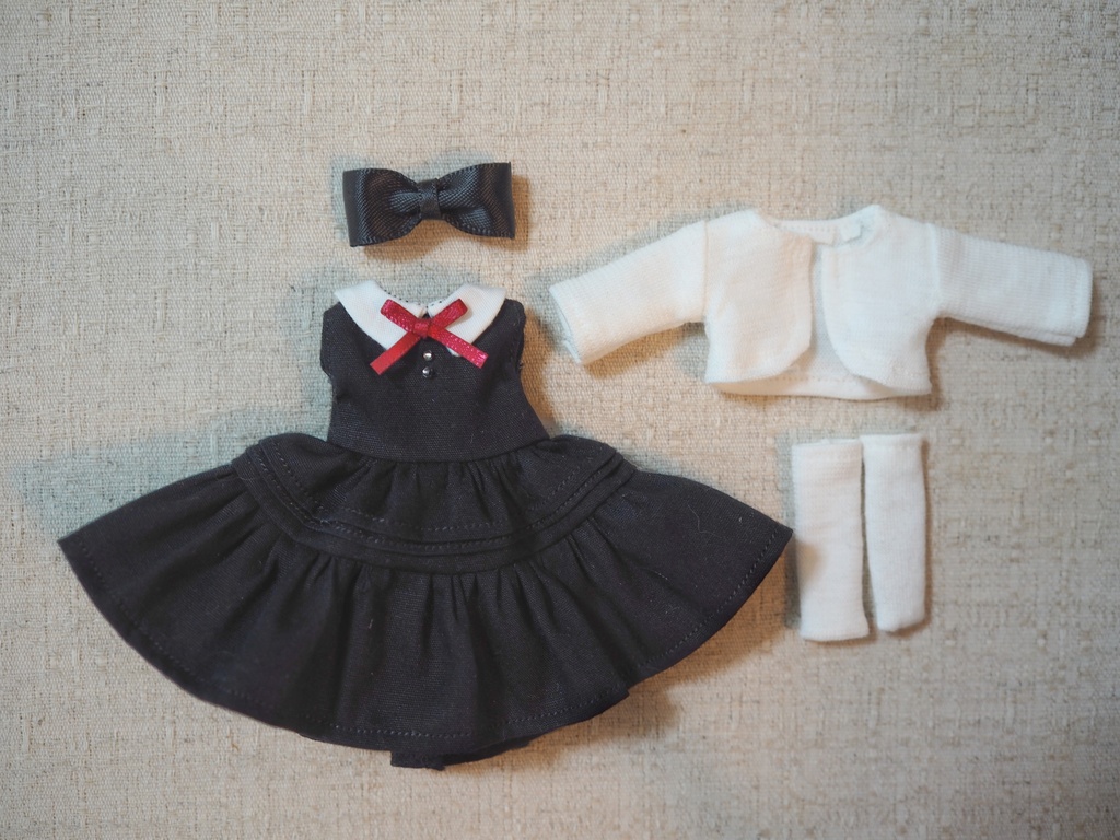 オビツ11用 ノワールピンタックワンピースセット