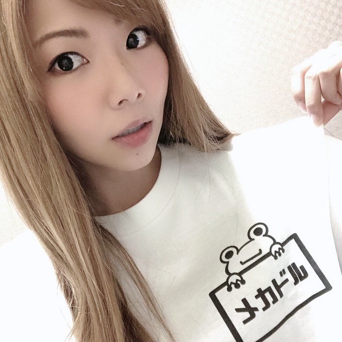 メカドルTシャツ