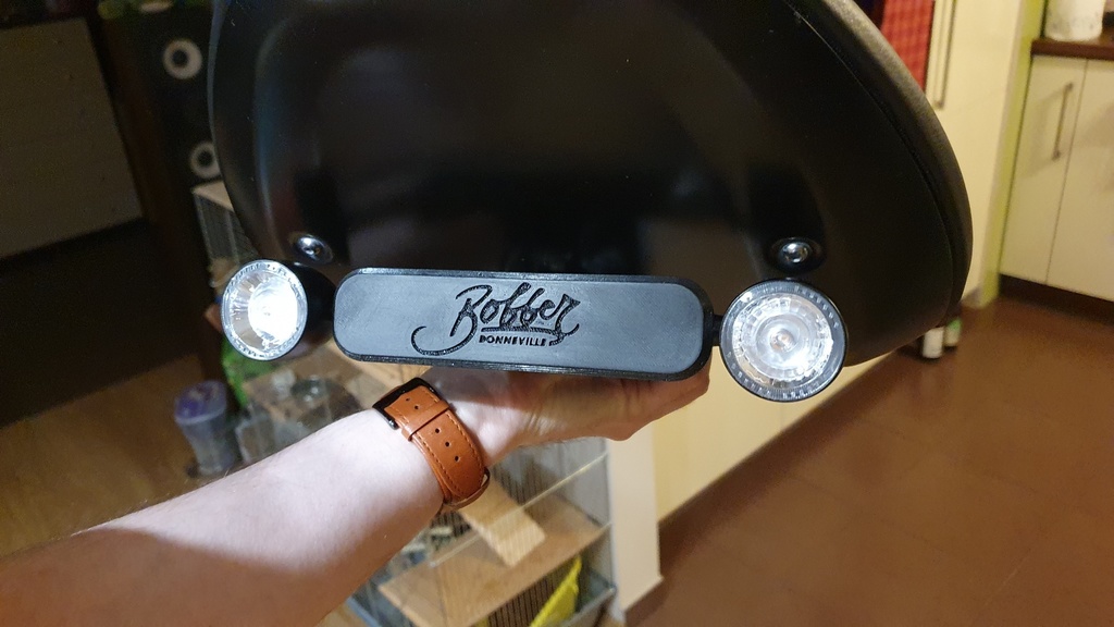 トライアンフ ボバー リアカスタムライト ケラーマン 3 in 1