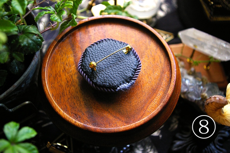 ビーズ刺繍ピアス・ブローチ