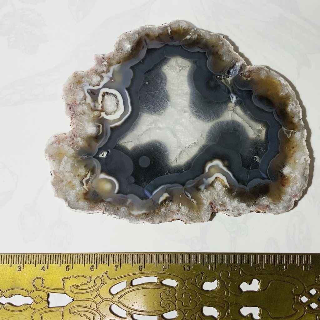 ビーズ刺繍ピアス