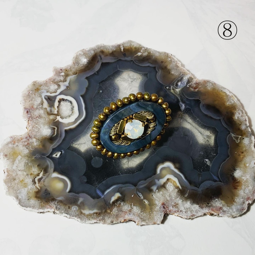 ビーズ刺繍ピアス