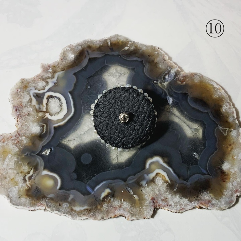 ビーズ刺繍ピアス