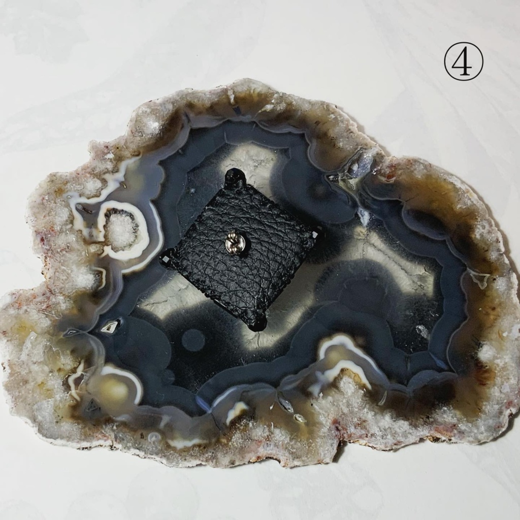 ビーズ刺繍ピアス