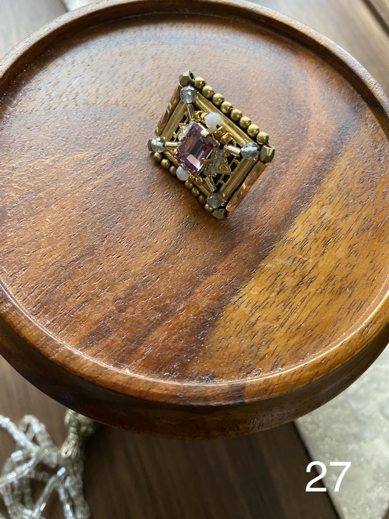 ビーズ刺繍ブローチ・ピアス