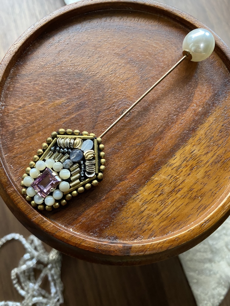 ビーズ刺繍ブローチ・ピアス