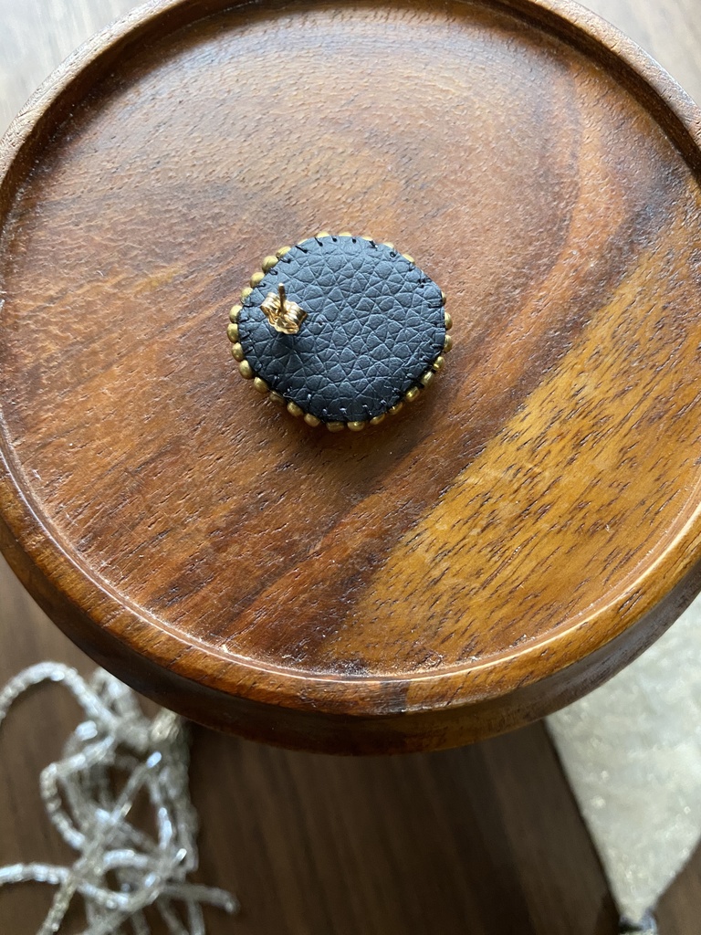 ビーズ刺繍ブローチ・ピアス
