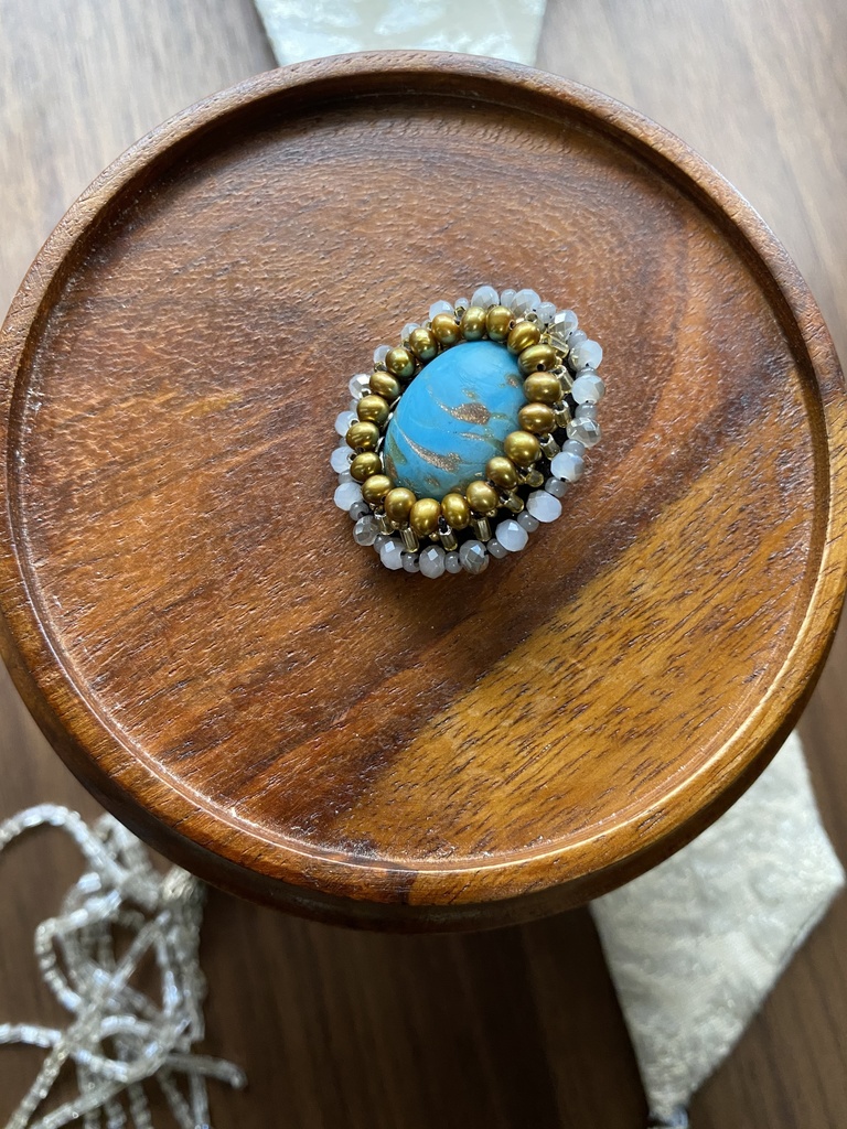 ビーズ刺繍ブローチ・ピアス