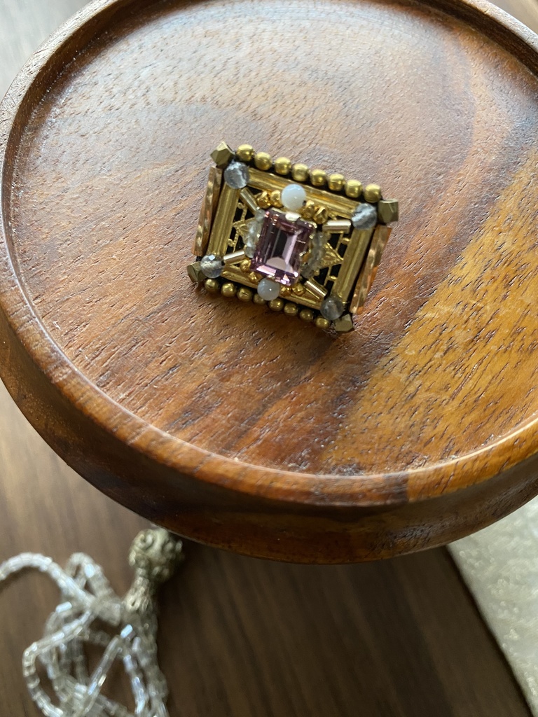 ビーズ刺繍ブローチ・ピアス