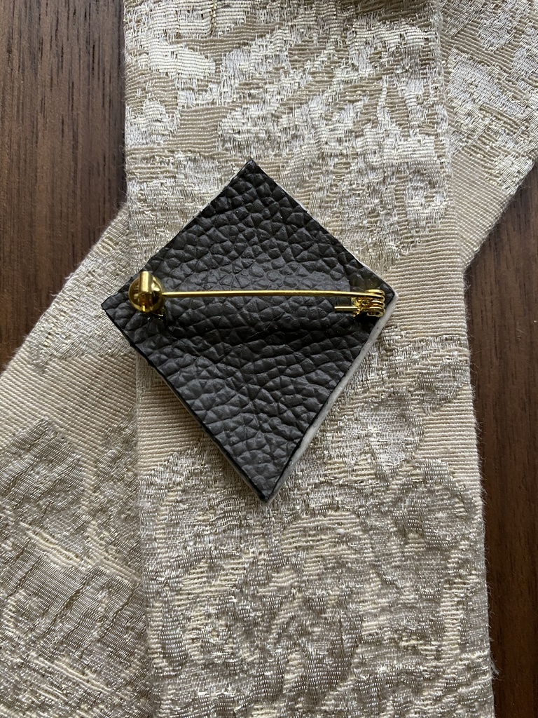 陶製ブローチ・ピアス