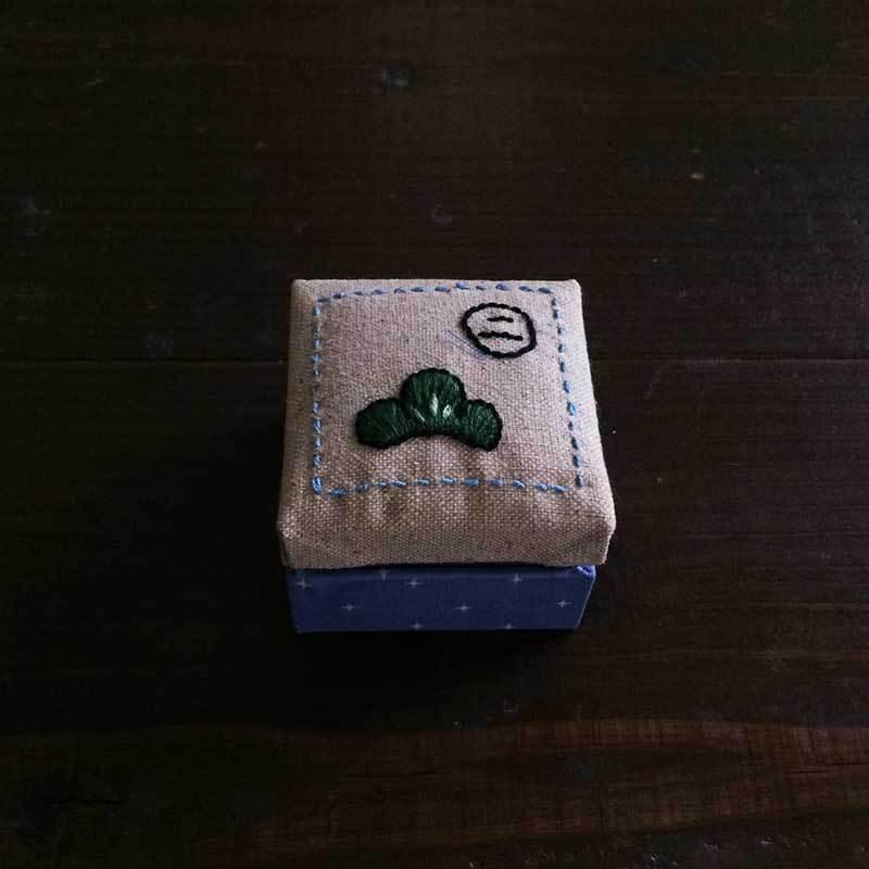 カラ松小箱(ブルー×紫)