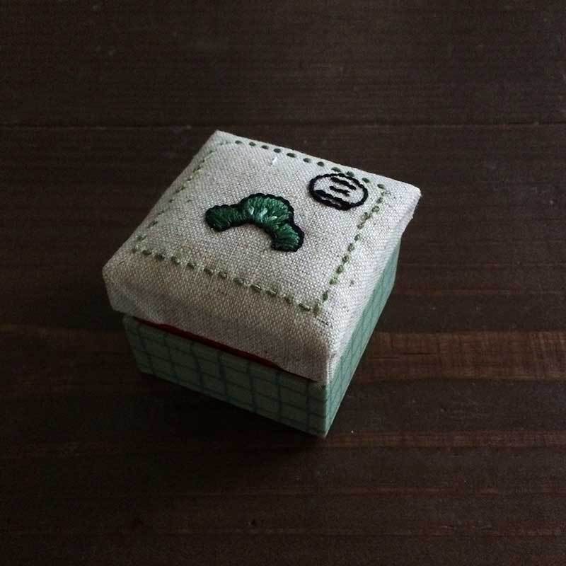 チョロ松小箱(みどり×赤)