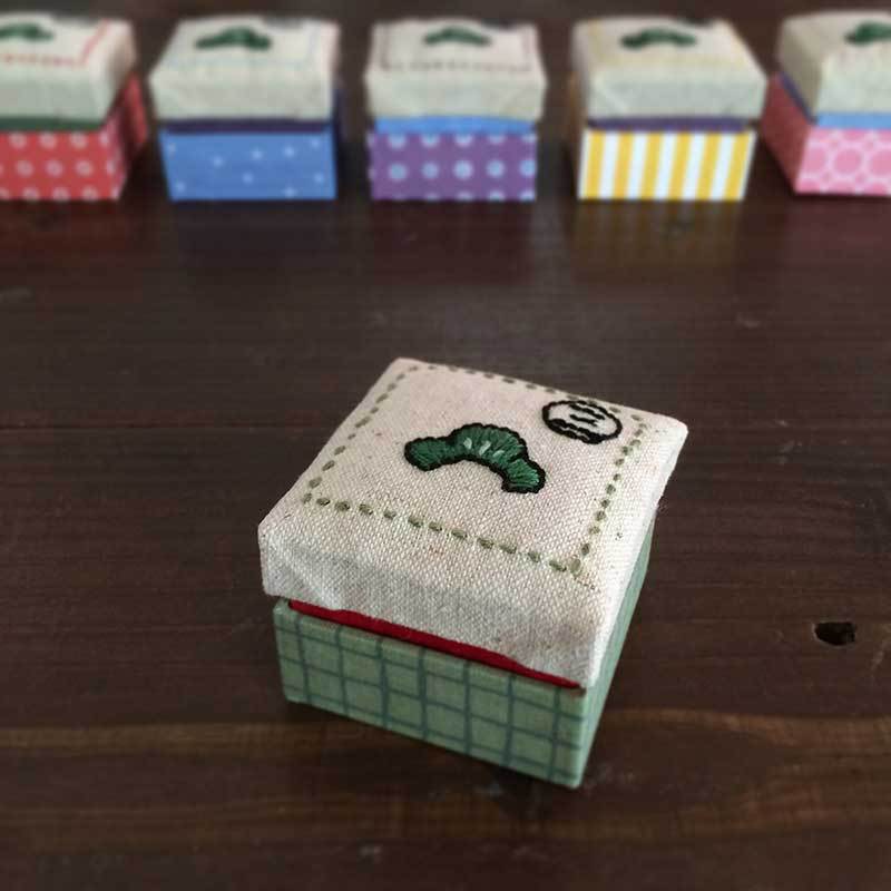 チョロ松小箱(みどり×赤)