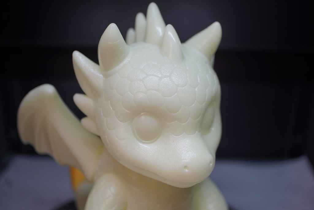 新作ソフビ、バーニック（蓄光）