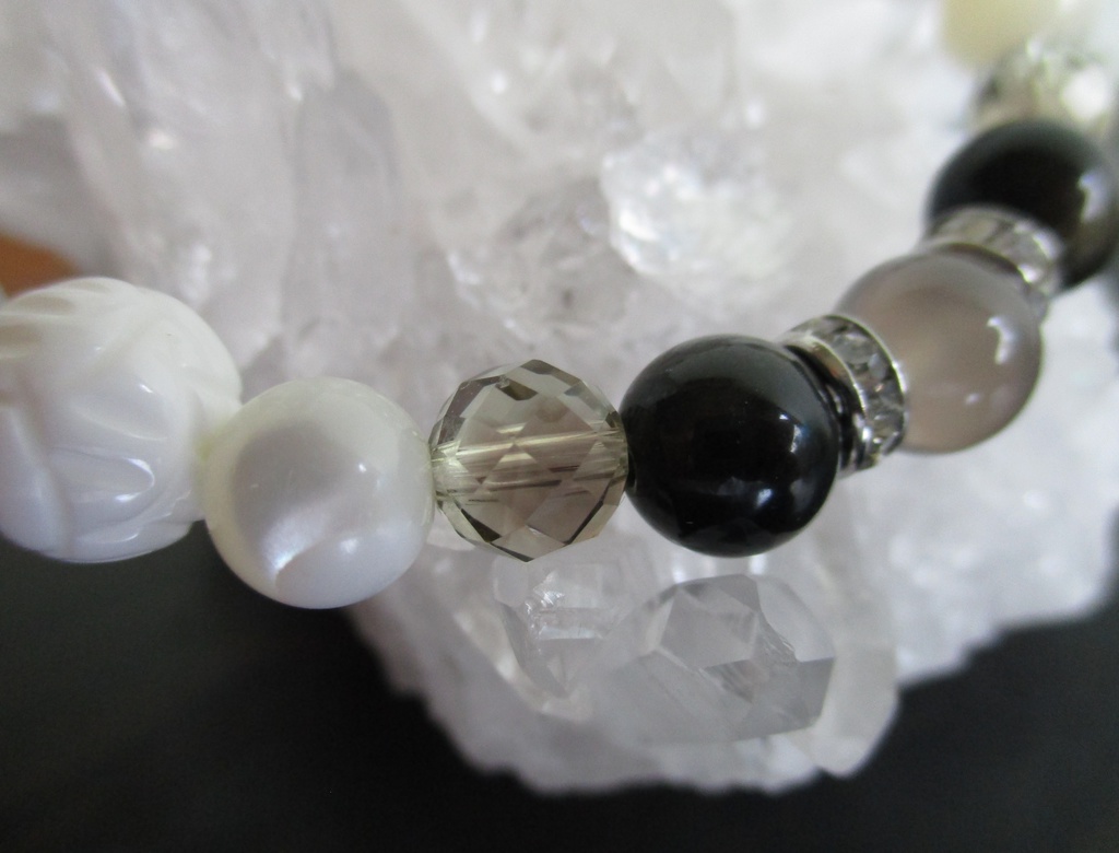 【刀剣乱舞】鶴丸国永イメージ天然石ブレスレット