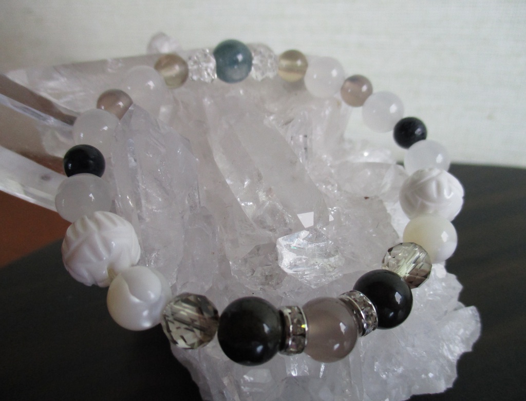 【刀剣乱舞】鶴丸国永イメージ天然石ブレスレット