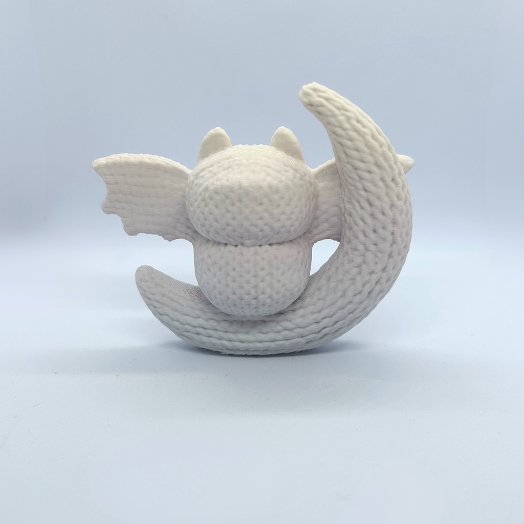 毛糸のこうもりちゃん ― 夕空ローズのグラデーション(1点もの)