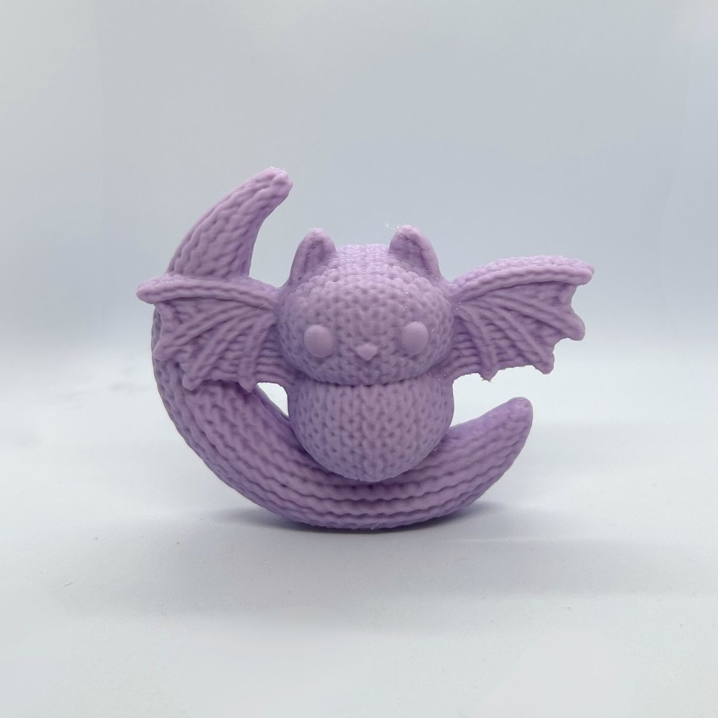 🌙 月のゆりかごのこうもりちゃん — 守護者のこうもり(紅藤色) —