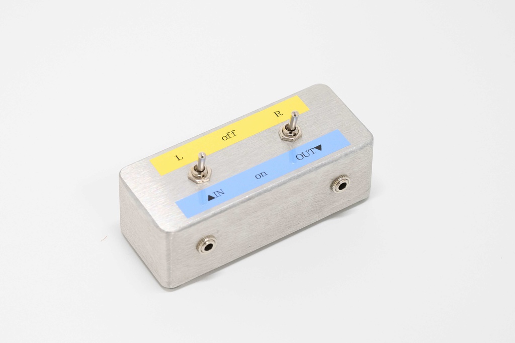 左右個別ミュートスイッチ(モノラルMIX出力)/ステレオミニ