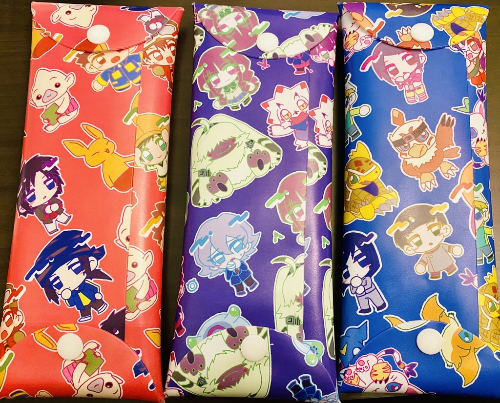 デジモン 総柄マルチケース