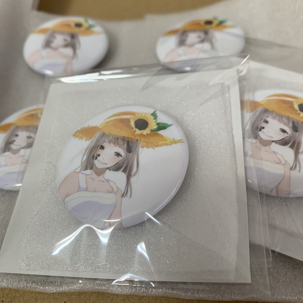 あもんどなっつ麦わら缶バッジ