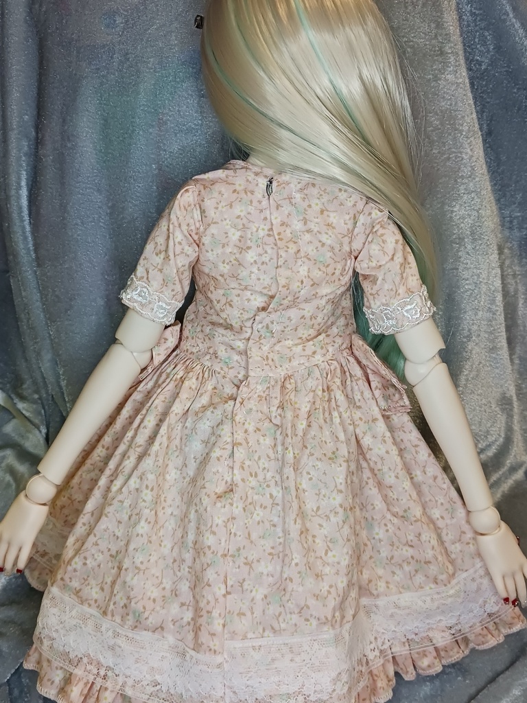 ピンクの小花ワンピース DDサイズ