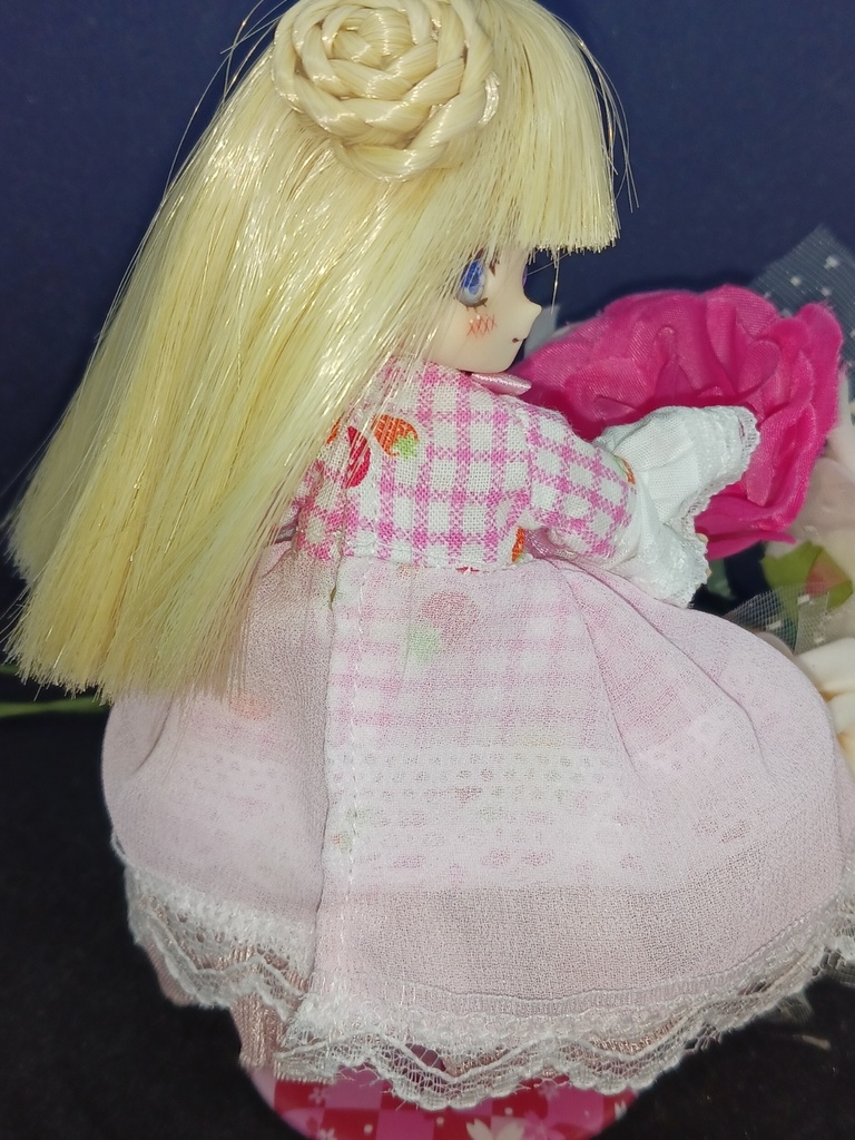 長袖いちご柄チェックワンピース オビツ11 ブラインドドール