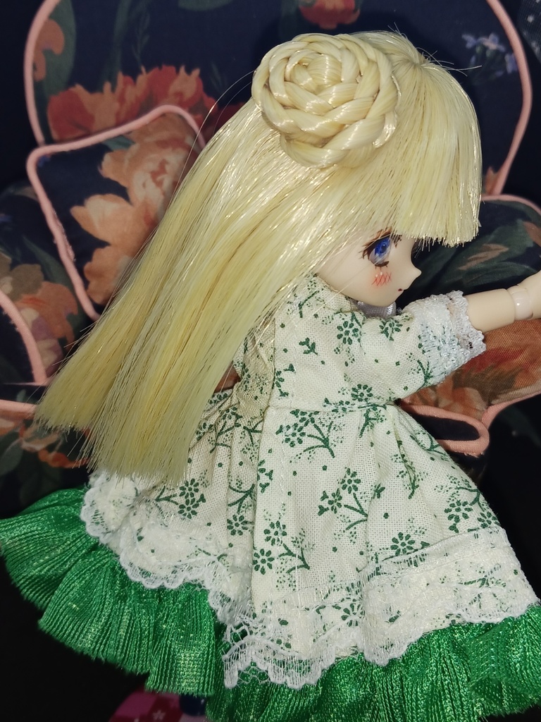 半袖緑小花ワンピース オビツ11 ブラインドドール