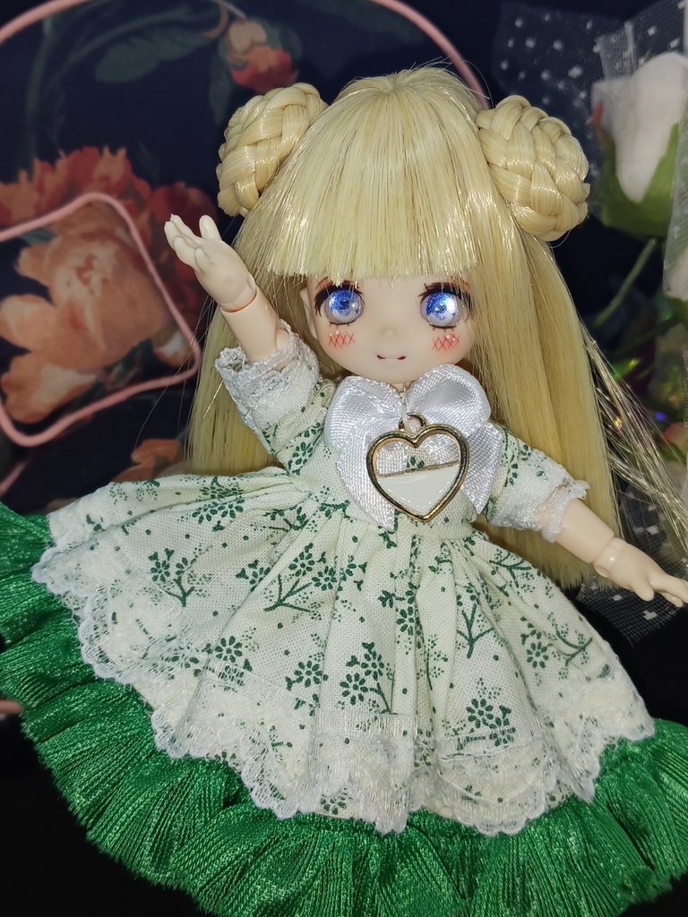 半袖緑小花ワンピース オビツ11 ブラインドドール