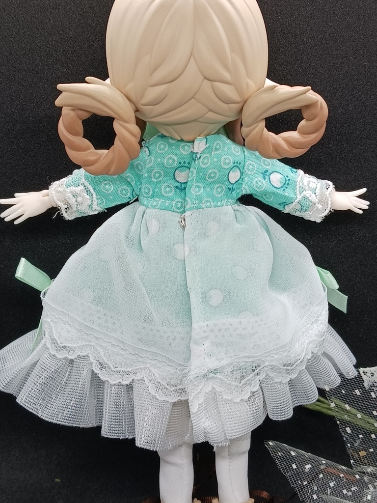 緑のフリル&リボンワンピース ブラインドドール オビツ11