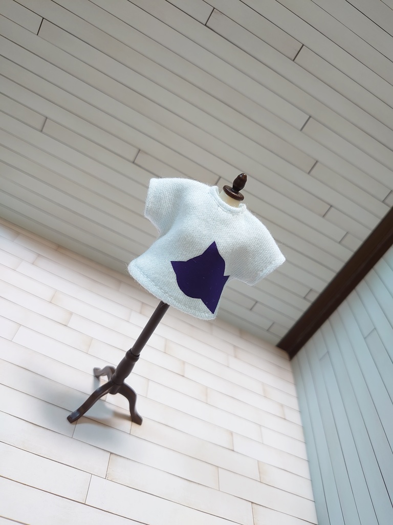 ひょっこり覗くねこさん・くまさんシャツ