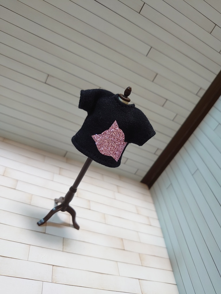 ひょっこり覗くねこさん・くまさんシャツ