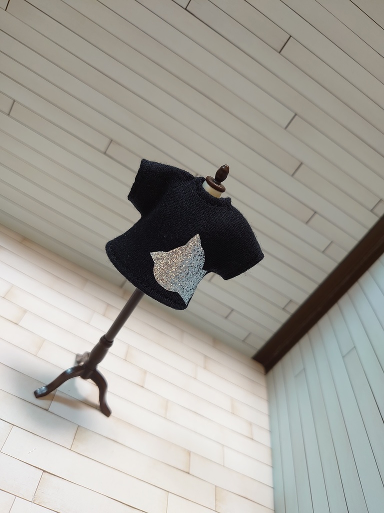 ひょっこり覗くねこさん・くまさんシャツ