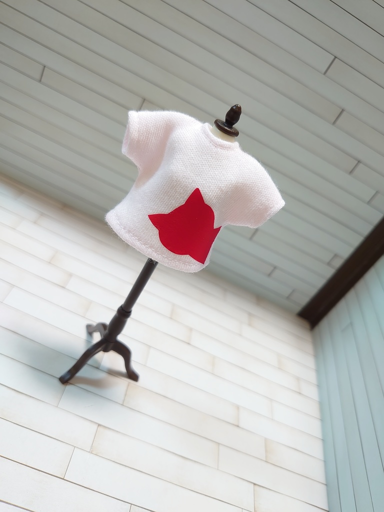 ひょっこり覗くねこさん・くまさんシャツ