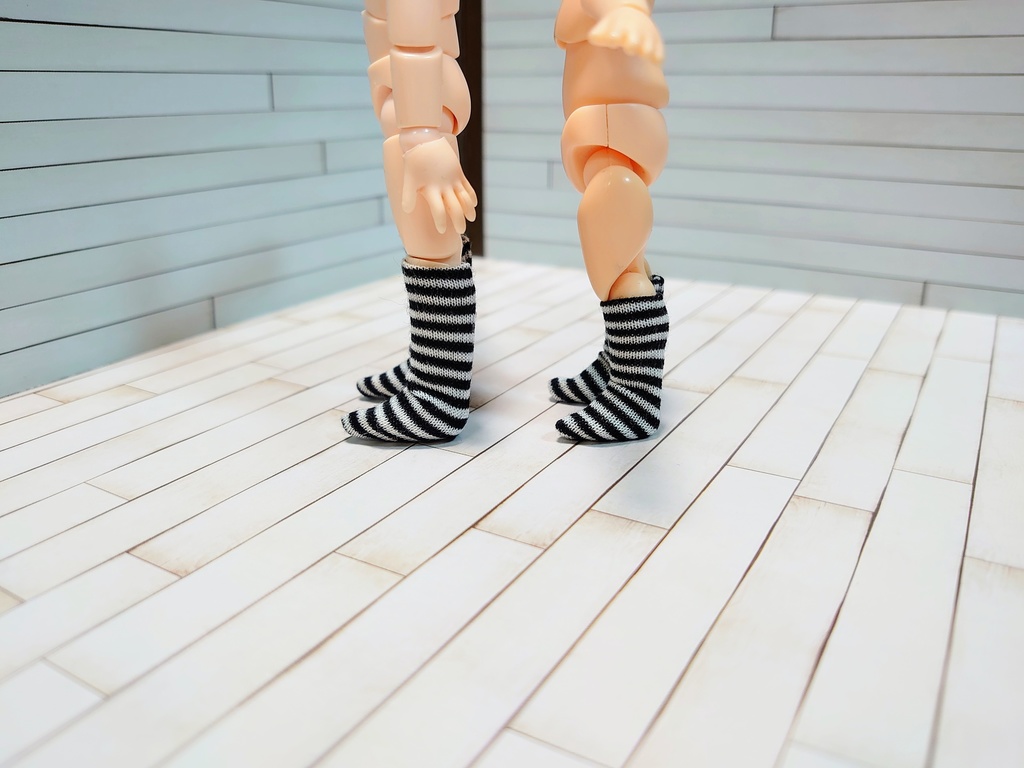 膝丈★白黒ボーダーソックス