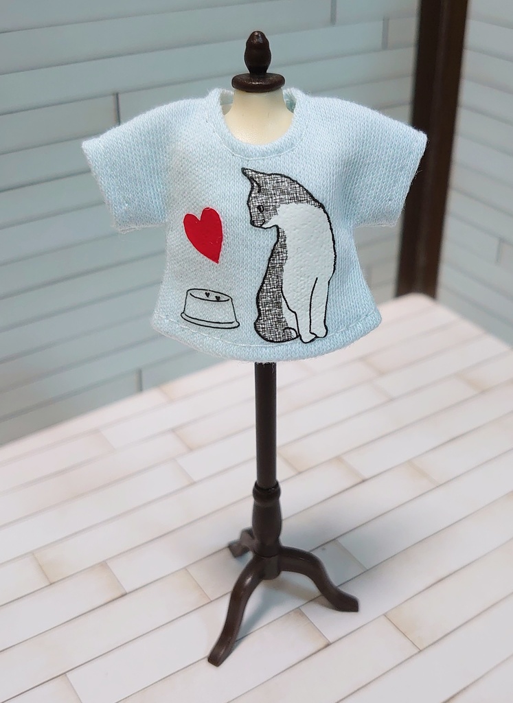 ねこさんTシャツ