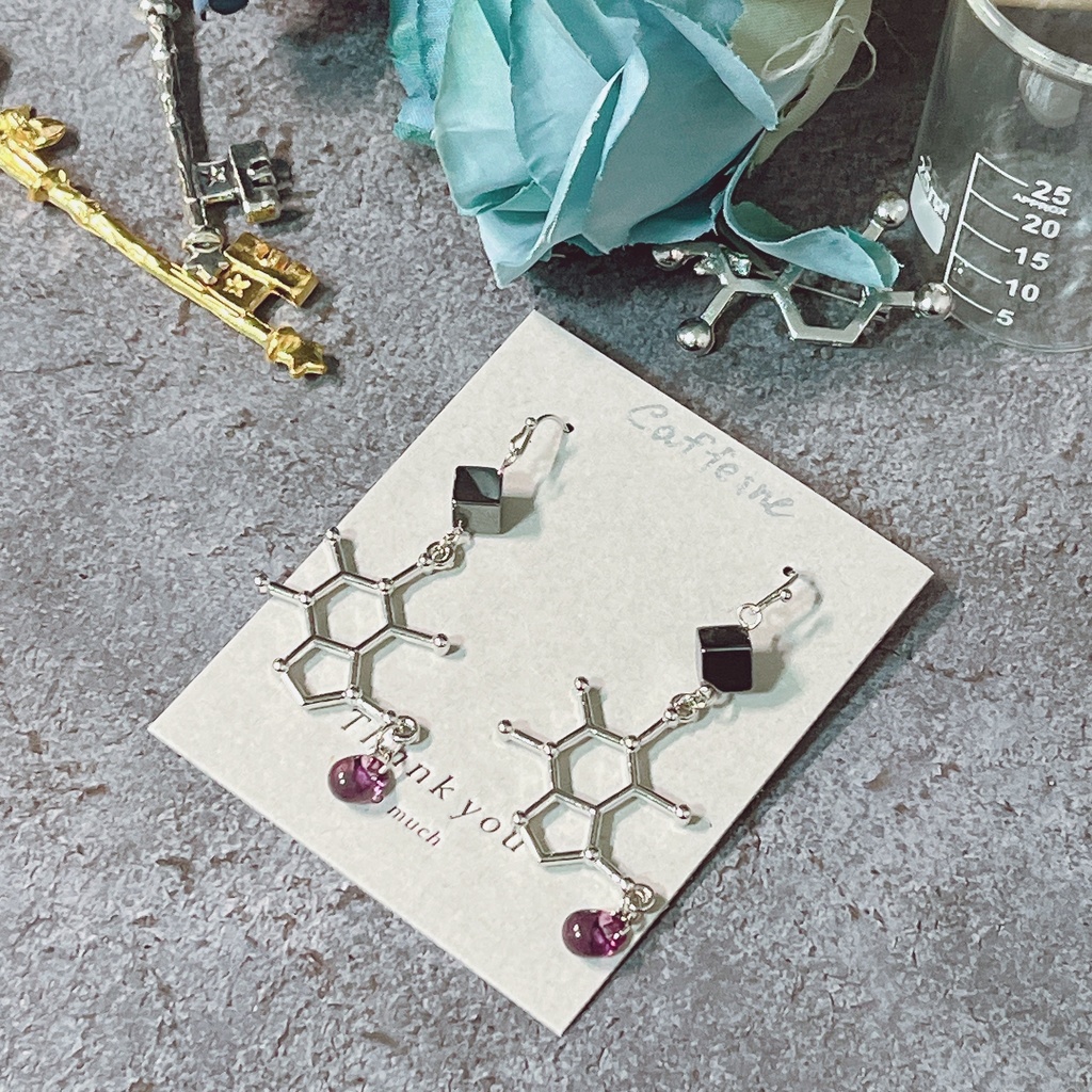 化学式ピアス(カフェイン)