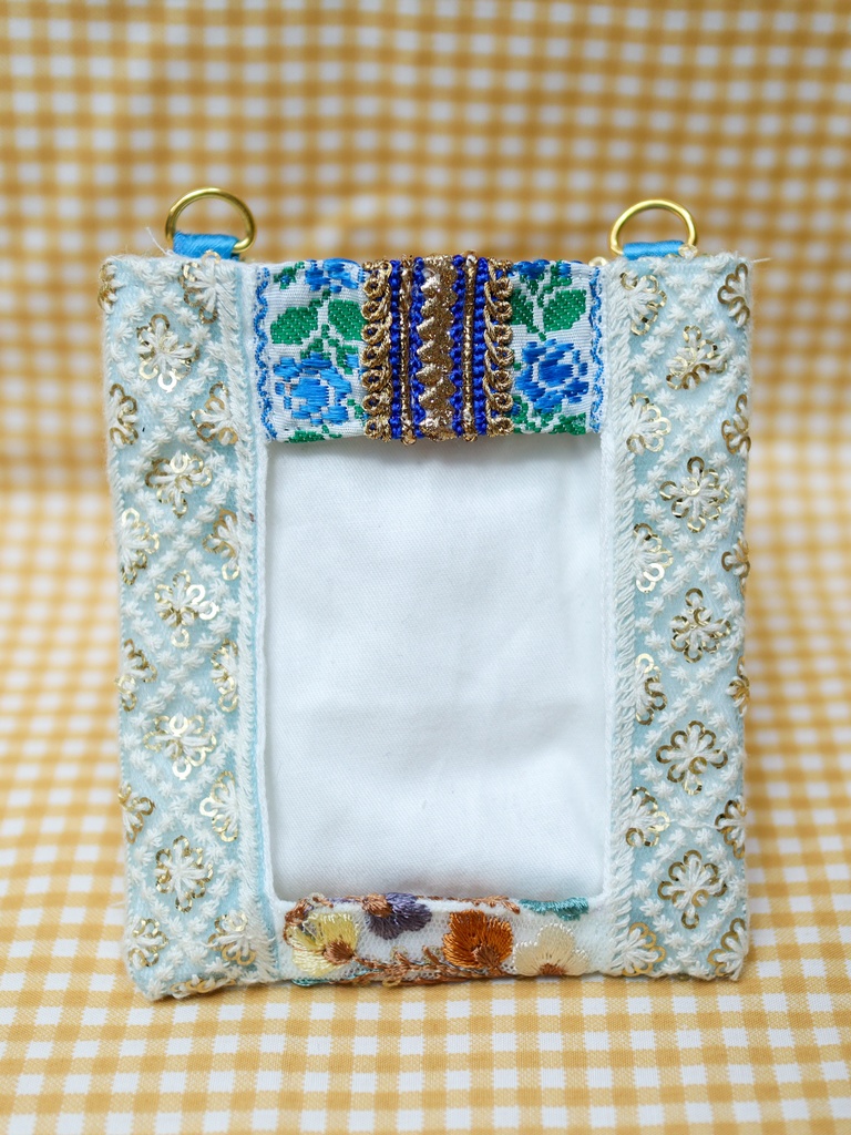 刺繍リボンのトレカケース