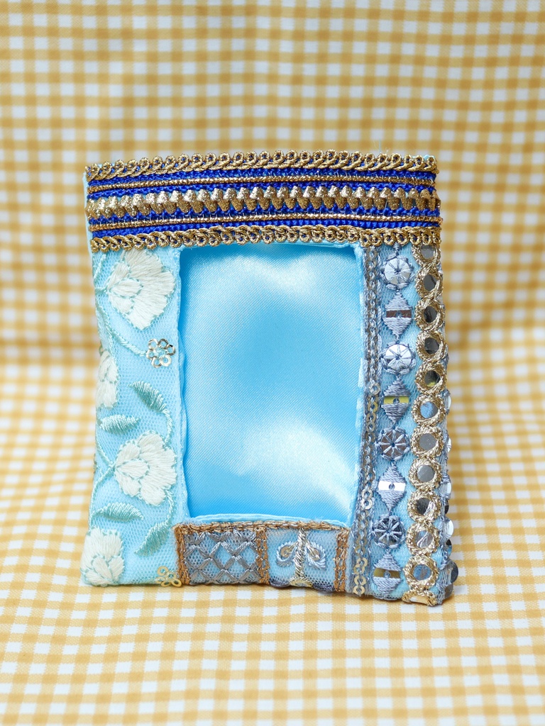 刺繍リボンのトレカケース