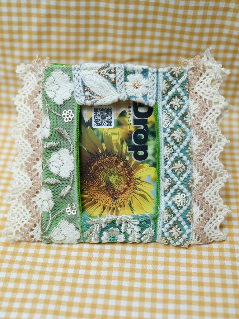 刺繍リボンのトレカケース