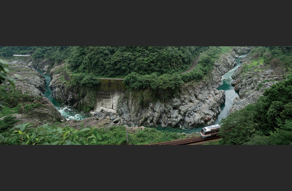 高山流水・キハ85系特急気動車「ワイドビューひだ」メモリアル写真集