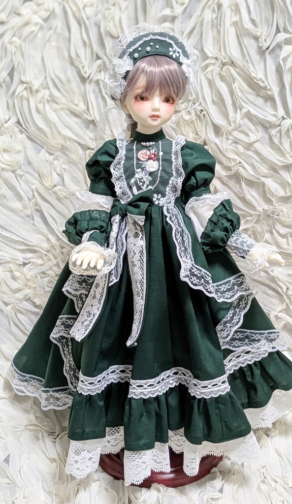 1/4サイズ 　花飾りのワンピース