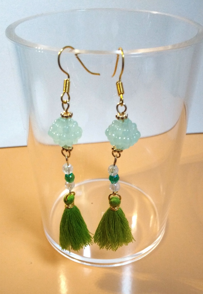 金平糖とタッセルのピアス