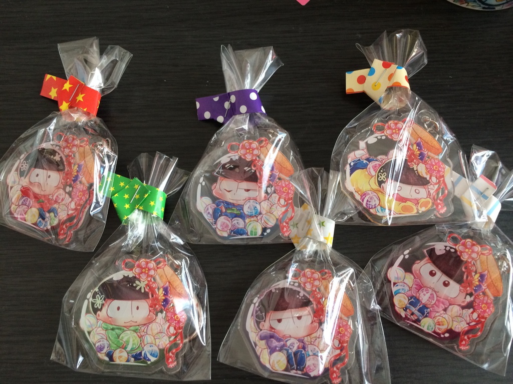 ちび松瓶詰めアクリルキーホルダー