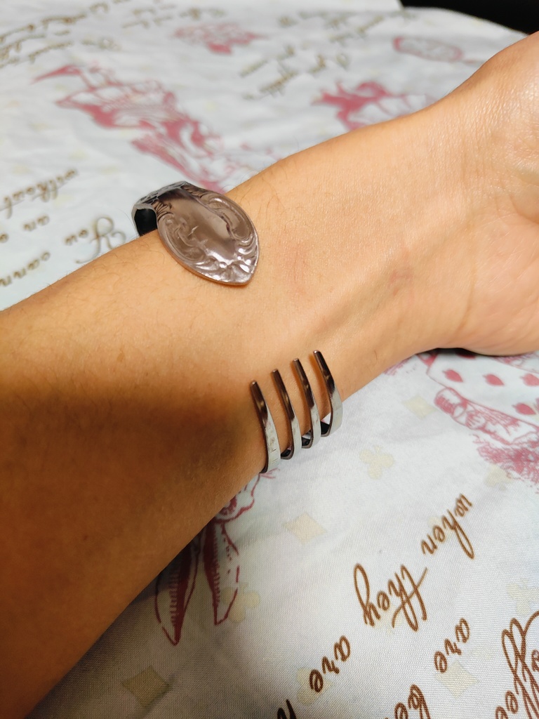 お洒落にキマる!リメイククラシックフォークバングル