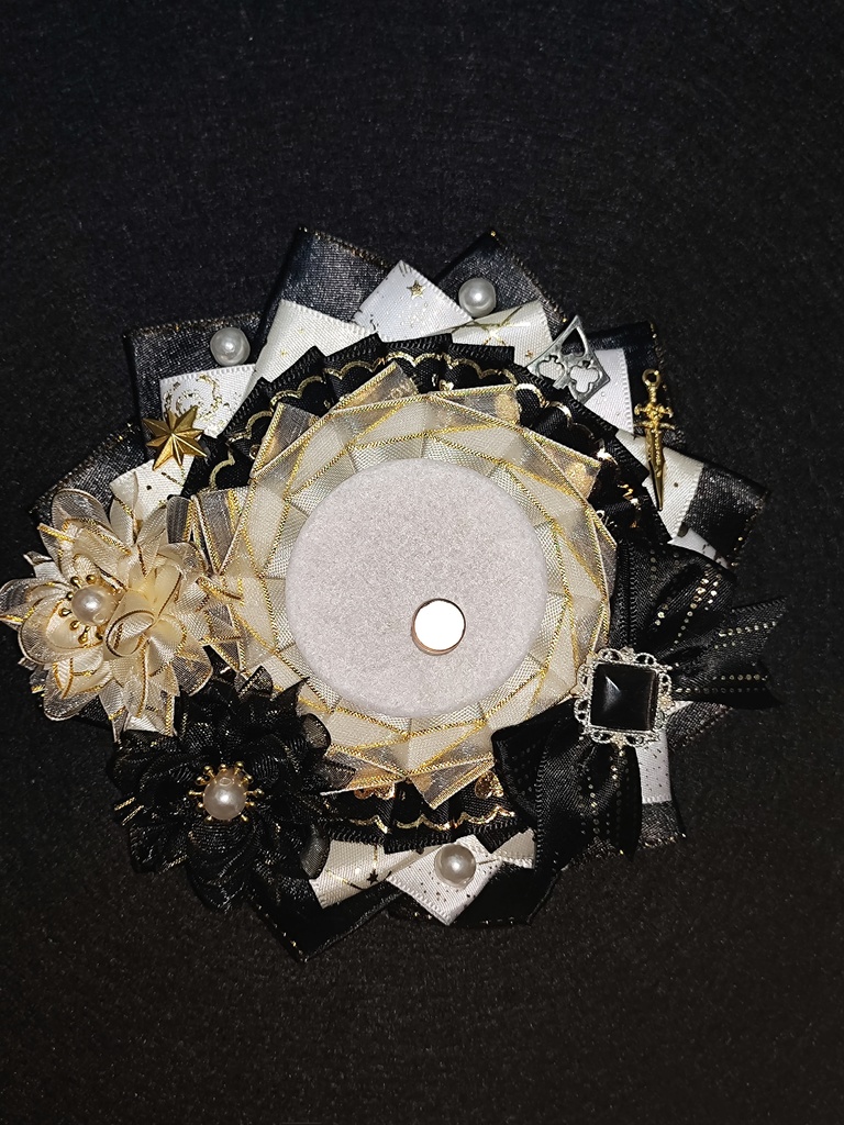 【送料込み】痛ロゼット 豪華 ハンドメイド