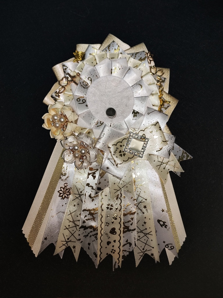 【送料込み】痛ロゼット 豪華 ハンドメイド