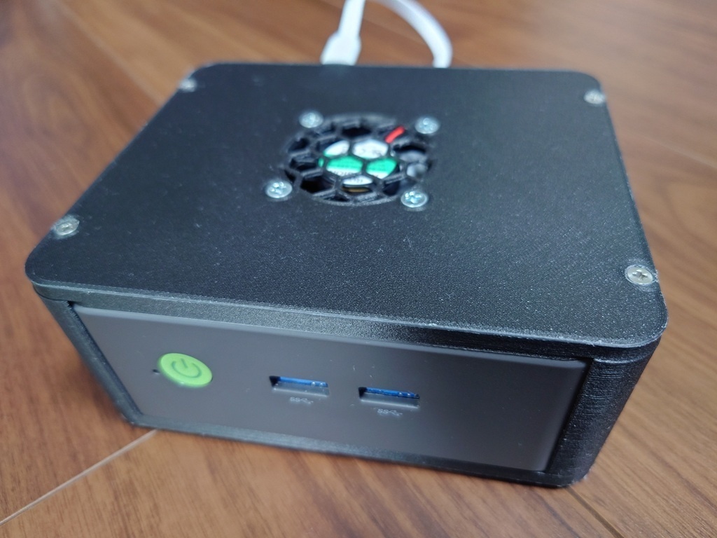 GMKtecミニPC NucBox G3(Plus)用 排気ファン付きフィルターケース のSTLデータ